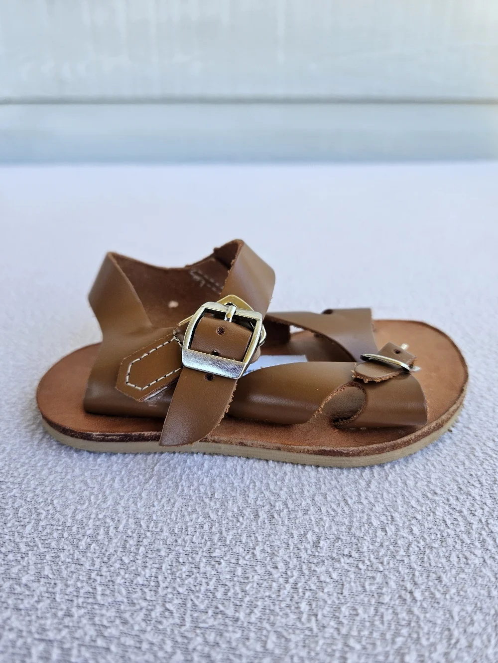 Mon Petit Cape Cod Brown Leather Strappy Sandals Baby Toddler SZ 5 Buckle Hook